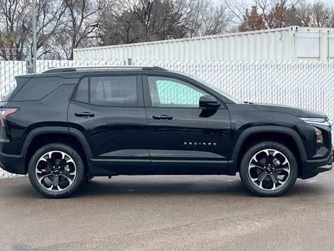 New 2026 Chevrolet Equinox LT w/ Convenience Package II image 3