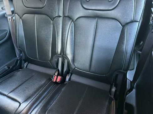 Used 2024 Jeep Grand Cherokee L Limited w/ Luxury Tech Group II image 18