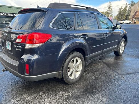 Used 2013 Subaru Outback 2.5i Limited w/ Moonroof Pkg image 6