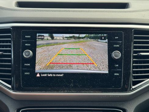 Used 2023 Volkswagen Atlas Cross Sport SE FWD image 36
