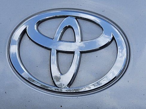 Used 2023 Toyota Prius Prime Premium FWD image 29