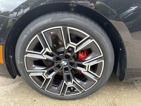 New 2026 BMW 530i xDrive w/ Executive Package image 28