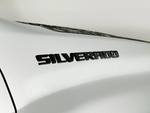 Used 2020 Chevrolet Silverado 1500 LT w/ Fleet Comfort Package image 16