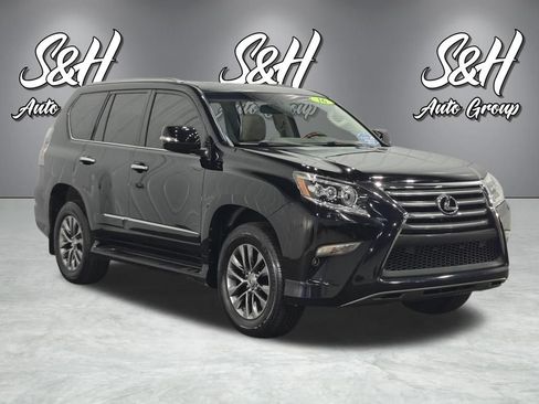 Used 2016 Lexus GX 460 Luxury w/ Preferred Accessory Package AWD/4WD image 2