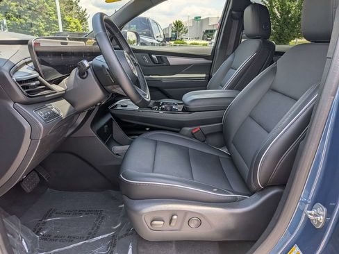 Used 2025 Buick Enclave Preferred w/ Power Package FWD image 20