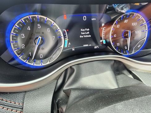 Used 2024 Chrysler Pacifica Pinnacle w/ Trailer Tow Group FWD image 19