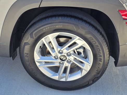 Used 2025 Hyundai Tucson SE image 32