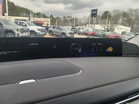 Used 2025 Lincoln Navigator Reserve image 24