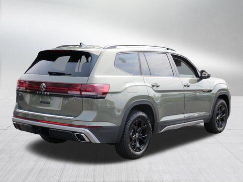 Certified 2025 Volkswagen Atlas Peak Edition SE AWD/4WD image 7