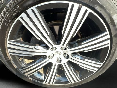 Used 2021 Volvo XC90 T6 Inscription w/ Lounge Package image 21