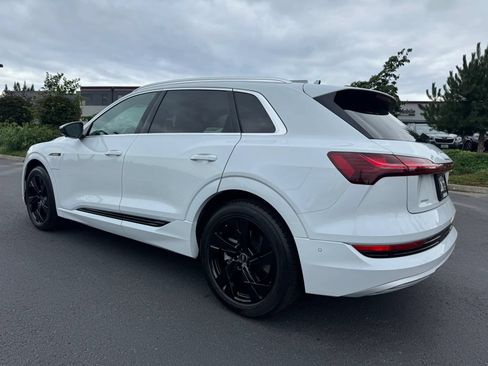 Used 2021 Audi e-tron Premium Plus w/ Premium Plus Package AWD/4WD image 7