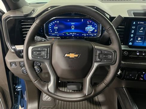 Used 2025 Chevrolet Silverado 3500 LTZ w/ LTZ Convenience Package AWD/4WD image 18