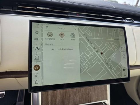 Used 2024 Land Rover Range Rover SE image 11