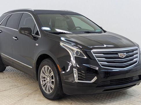 Used 2017 Cadillac XT5 Luxury w/ Driver Awareness Package image 7