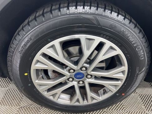 Used 2022 Ford Escape SEL image 10