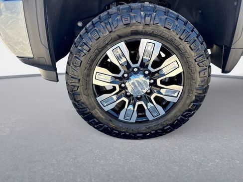 Used 2024 GMC Sierra 2500 Denali AWD/4WD image 10