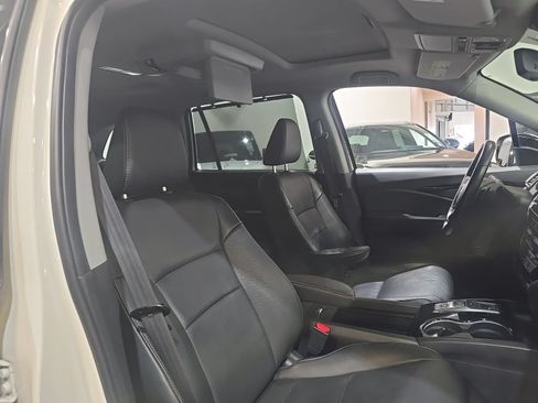 Used 2019 Honda Pilot Touring image 25