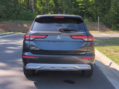 Used 2024 Mitsubishi Outlander SE Black Edition AWD/4WD image 12