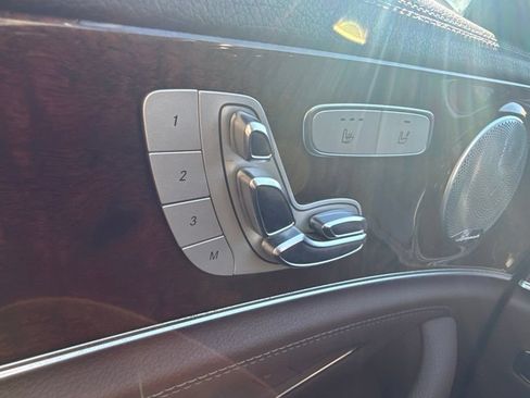 Used 2017 Mercedes-Benz E 300 4MATIC image 34