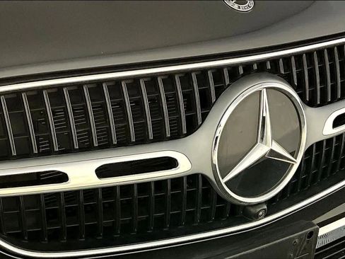 Used 2026 Mercedes-Benz GLC 300 4MATIC image 32