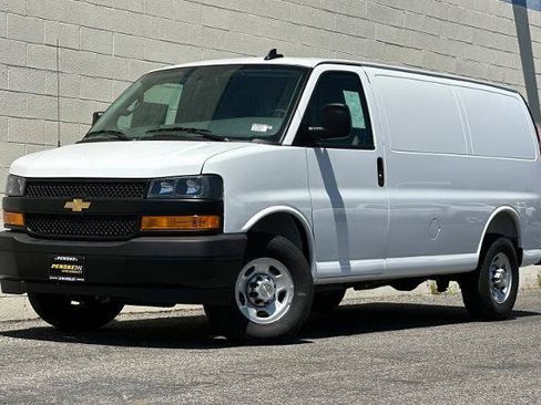 New 2026 Chevrolet Express 2500 w/ Driver Convenience Package RWD image 10