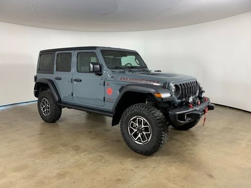 Used 2024 Jeep Wrangler Unlimited Rubicon w/ Capability Package AWD/4WD image 5