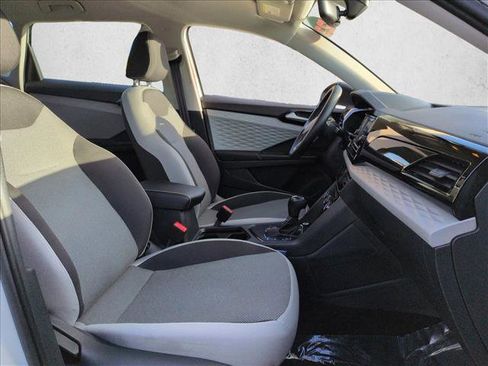 Certified 2023 Volkswagen Taos S FWD image 23