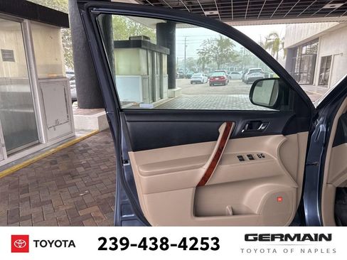 Used 2012 Toyota Highlander Limited image 16