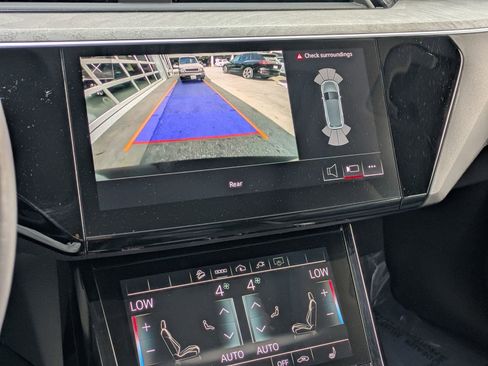 Used 2022 Audi e-tron Premium image 13