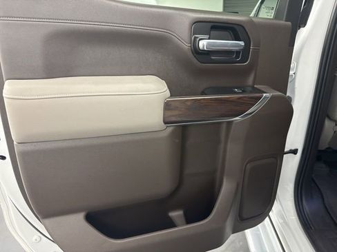 Used 2021 GMC Sierra 1500 SLT image 16