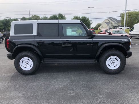 New 2025 Ford Bronco Heritage Edition image 6