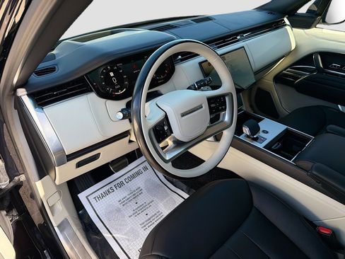 Used 2024 Land Rover Range Rover Autobiography image 26