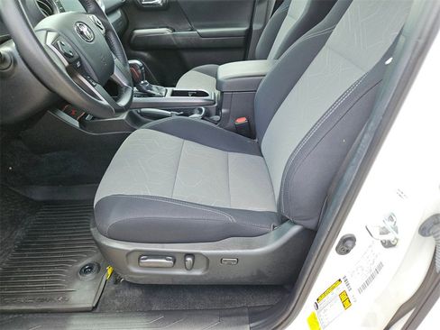 Used 2023 Toyota Tacoma TRD Off-Road image 15