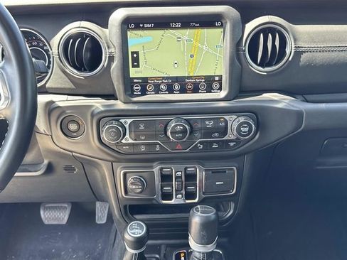 Used 2021 Jeep Gladiator Overland w/ Popular Equipment Package AWD/4WD image 29