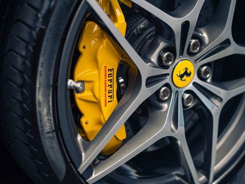 Used 2016 Ferrari California T RWD image 42