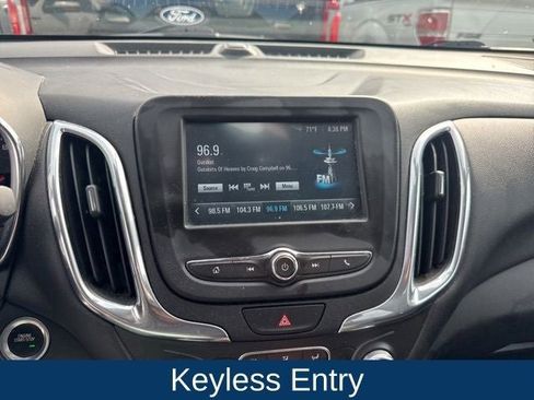 Used 2018 Chevrolet Equinox LT FWD image 12