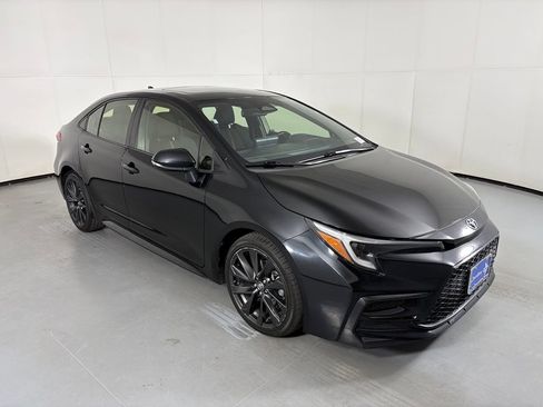 Used 2024 Toyota Corolla SE w/ SE Premium Package FWD image 2