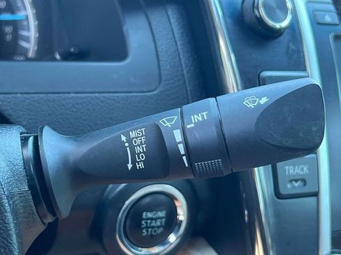 Used 2013 Toyota Camry XLE image 19