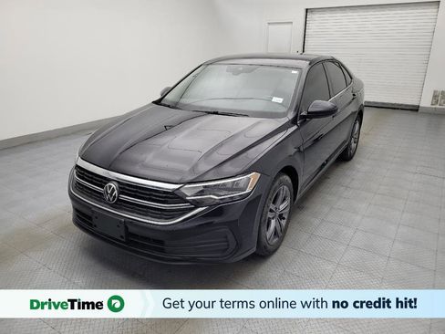 Used 2023 Volkswagen Jetta SE image 1