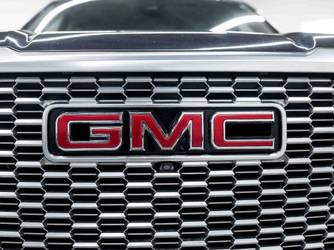 Used 2023 GMC Yukon XL Denali AWD/4WD image 17