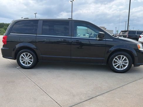 Used 2019 Dodge Grand Caravan SXT w/ Driver Convenience Group FWD image 25