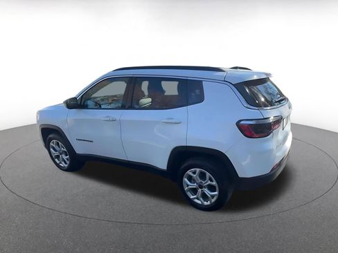 Used 2025 Jeep Compass Latitude image 10