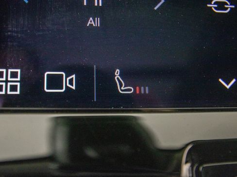 Used 2025 Volvo XC60 B5 Plus image 26