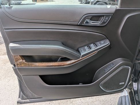 Used 2019 Chevrolet Suburban LT AWD/4WD image 14
