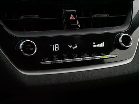 Used 2022 Toyota Corolla LE image 23