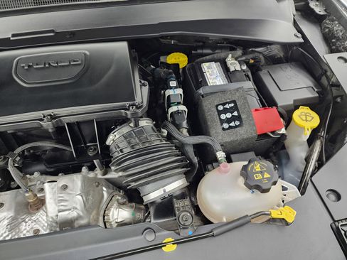 Used 2024 Jeep Compass Latitude image 16