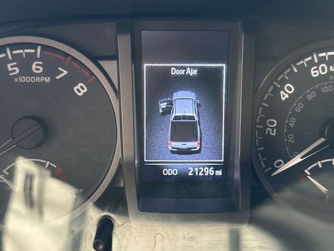 Used 2019 Toyota Tacoma TRD Sport image 80