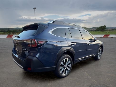 Used 2024 Subaru Outback Touring AWD/4WD image 3