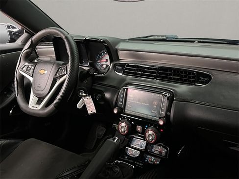 Used 2014 Chevrolet Camaro SS w/ SS Performance Package image 16