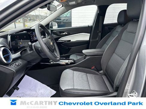 New 2025 Chevrolet Trax LT image 17